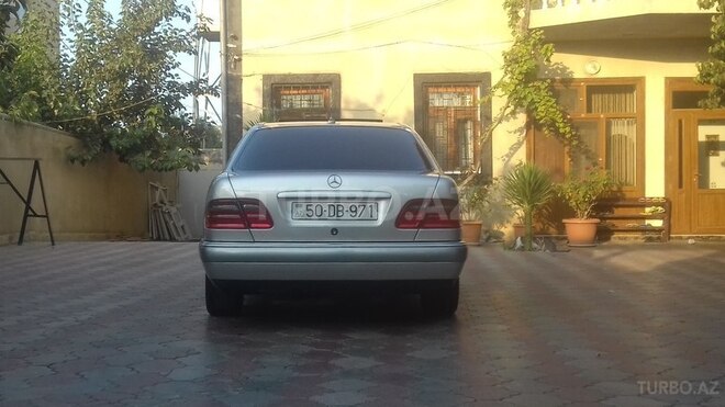 Mercedes E 240 1999, 230,000 km - 2.4 l - Bakı
