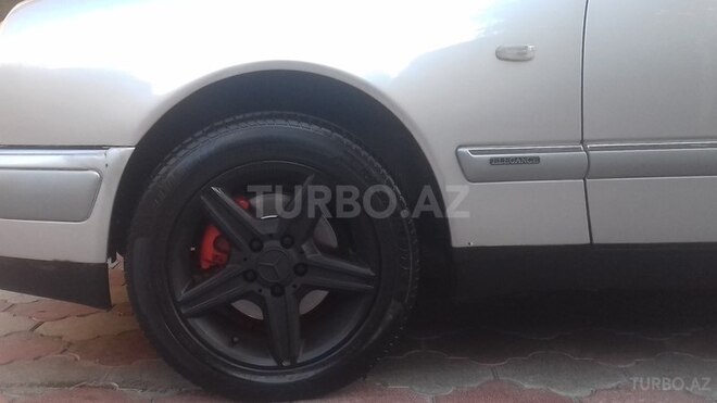 Mercedes E 240 1999, 230,000 km - 2.4 l - Bakı