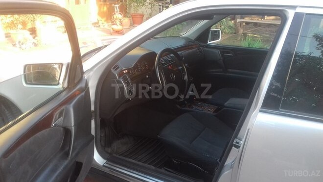 Mercedes E 240 1999, 230,000 km - 2.4 l - Bakı