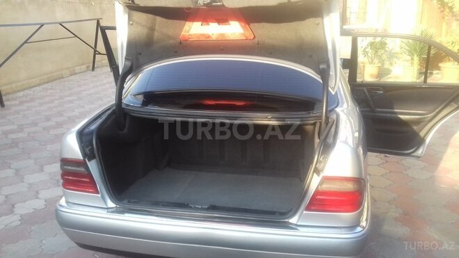 Mercedes E 240 1999, 230,000 km - 2.4 l - Bakı