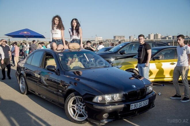 BMW 530 2001, 291,744 km - 3.0 l - Bakı