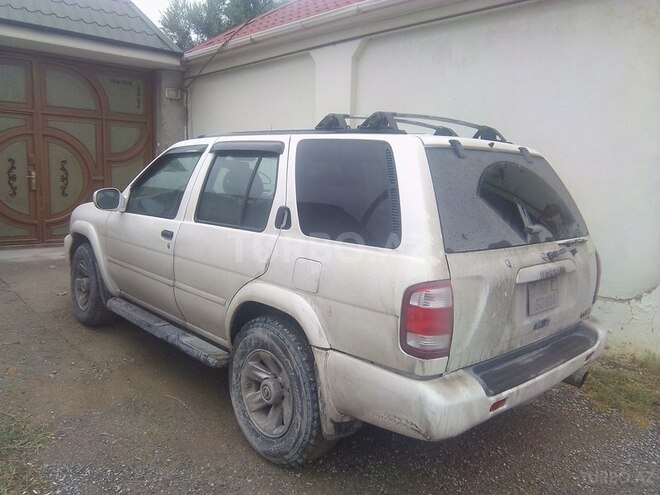 Nissan Pathfinder 2001, 286,000 km - 3.5 l - Bakı