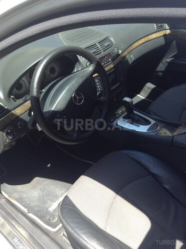 Mercedes E 320 2004, 32,700 km - 3.2 l - Bakı