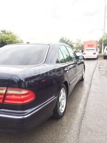Mercedes E 200 2001, 195,200 km - 2.0 л - Bakı