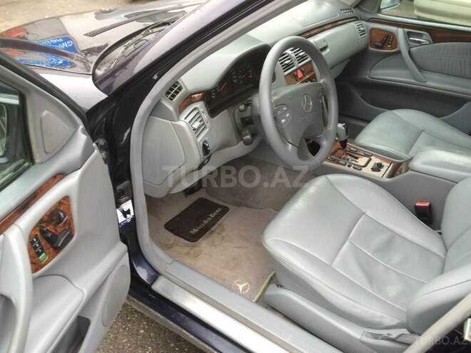 Mercedes E 200 2001, 195,200 km - 2.0 л - Bakı