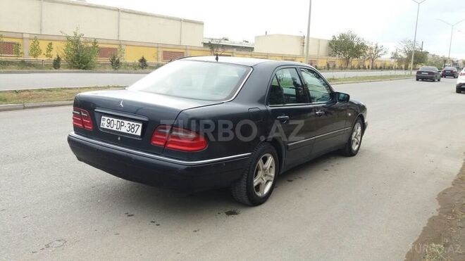 Mercedes E 230 1997, 212,000 km - 2.3 l - Sumqayıt
