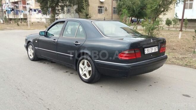 Mercedes E 230 1997, 212,000 km - 2.3 l - Sumqayıt