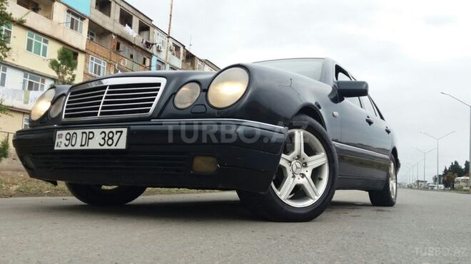 Mercedes E 230 1997, 212,000 km - 2.3 l - Sumqayıt