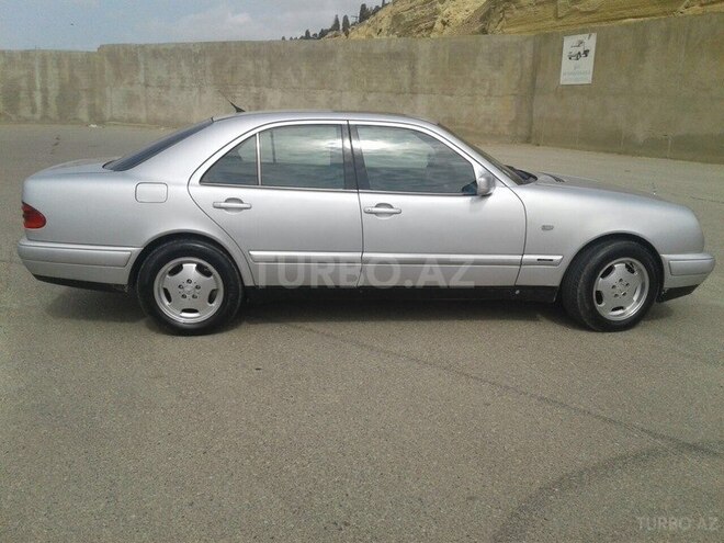 Mercedes E 240 1998, 390,000 km - 2.4 l - Bakı