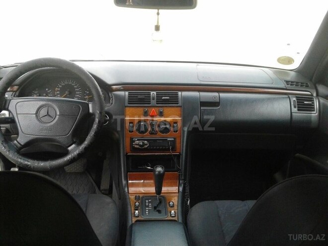 Mercedes E 240 1998, 390,000 km - 2.4 l - Bakı