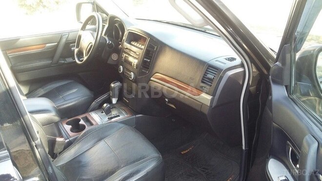 Mitsubishi Pajero 2009, 178,000 km - 0.3 l - Xırdalan