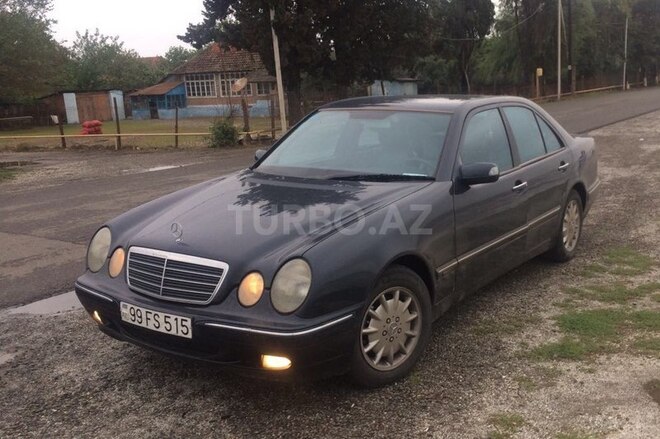 Mercedes E 270 2001, 310,000 km - 2.7 l - Bakı