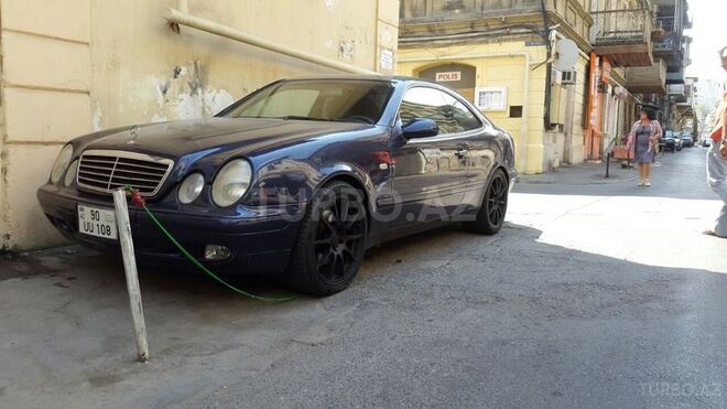 Mercedes E 320 1999, 210,000 km - 3.2 l - Bakı