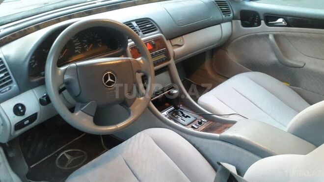 Mercedes E 320 1999, 210,000 km - 3.2 l - Bakı