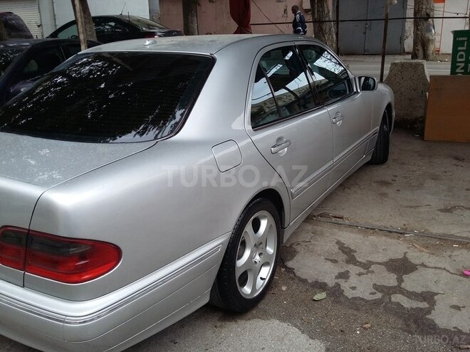 Mercedes E 270 2001, 316,800 km - 2.7 л - Bakı