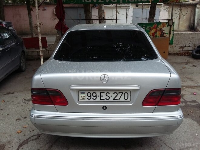 Mercedes E 270 2001, 316,800 km - 2.7 л - Bakı