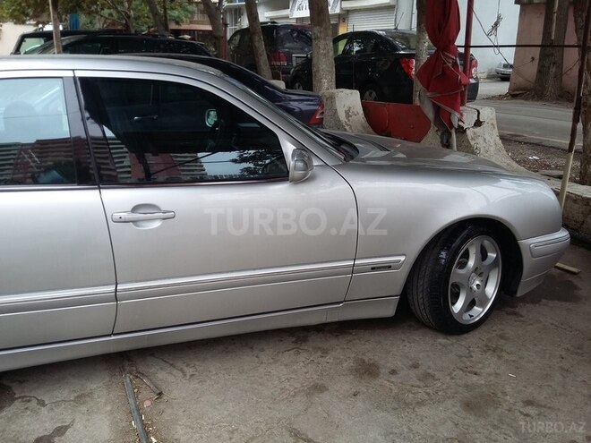 Mercedes E 270 2001, 316,800 km - 2.7 л - Bakı