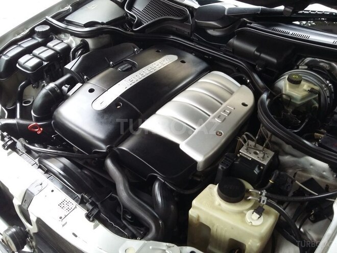Mercedes E 270 2001, 316,800 km - 2.7 л - Bakı
