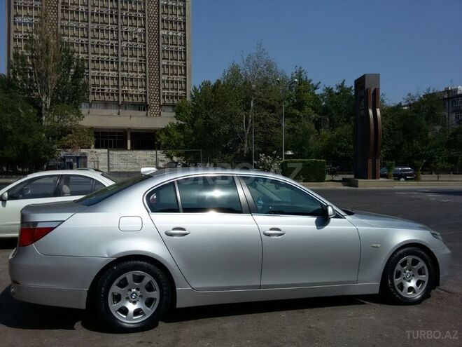 BMW 520 2004, 200,000 km - 2.2 л - Bakı