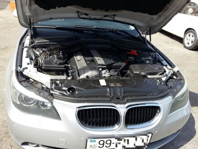 BMW 520 2004, 200,000 km - 2.2 л - Bakı