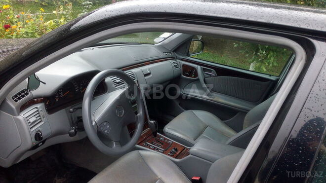Mercedes E 280 2000, 190,000 km - 2.8 l - Bakı