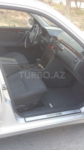 Mercedes E 200 2001, 194,000 km - 2.0 l - Sumqayıt