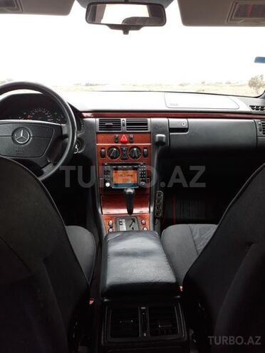 Mercedes E 230 1995, 268,000 km - 2.3 л - Sumqayıt
