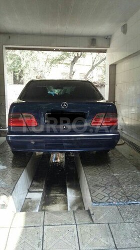 Mercedes E 240 2000, 118,000 km - 2.6 l - Bakı