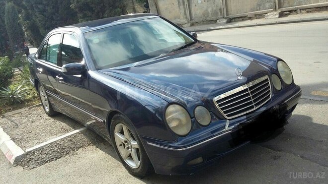 Mercedes E 240 2000, 118,000 km - 2.6 l - Bakı