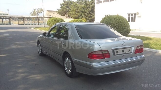 Mercedes E 200 2001, 194,000 km - 2.0 l - Sumqayıt