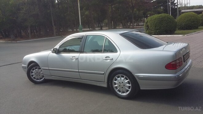 Mercedes E 200 2001, 194,000 km - 2.0 l - Sumqayıt