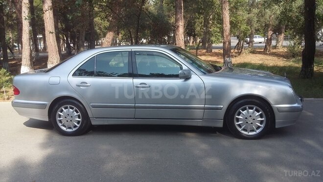 Mercedes E 200 2001, 194,000 km - 2.0 l - Sumqayıt