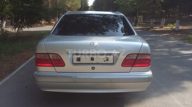 Mercedes E 200 2001, 194,000 km - 2.0 l - Sumqayıt