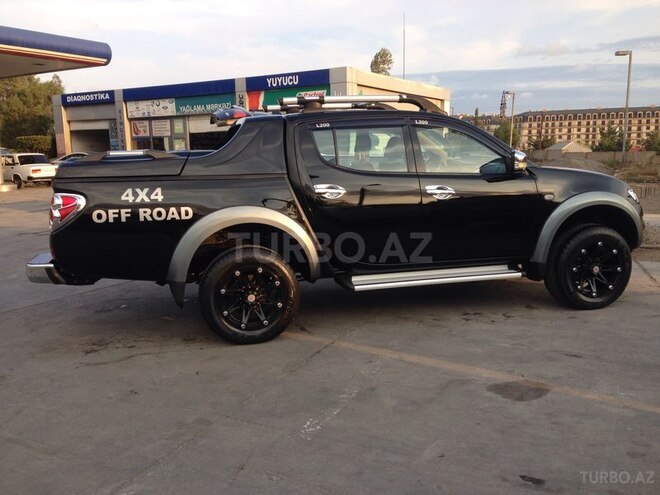 Mitsubishi L200 2013, 70,400 km - 2.5 l - Bakı