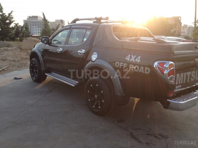 Mitsubishi L200 2013, 70,400 km - 2.5 l - Bakı