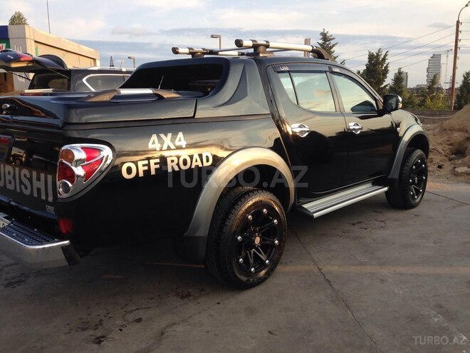 Mitsubishi L200 2013, 70,400 km - 2.5 l - Bakı