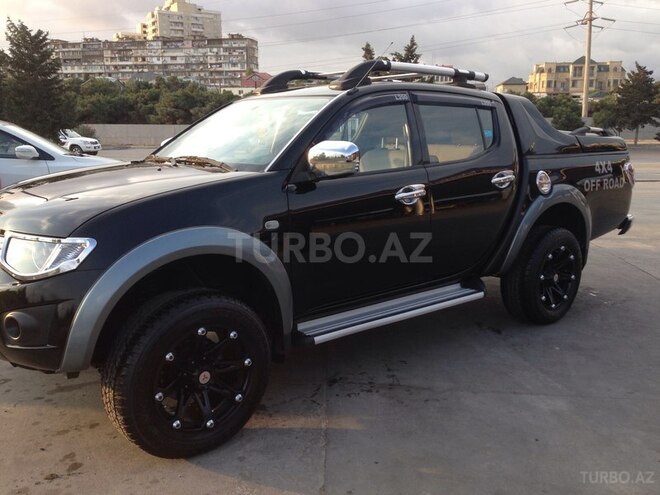 Mitsubishi L200 2013, 70,400 km - 2.5 l - Bakı