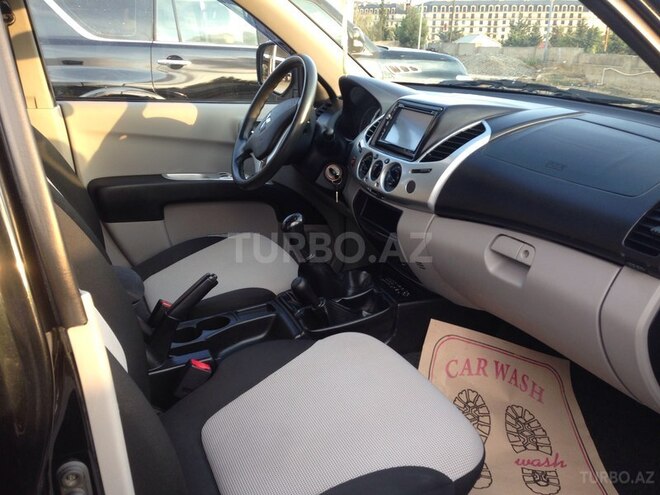 Mitsubishi L200 2013, 70,400 km - 2.5 l - Bakı