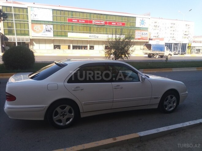 Mercedes E 220 2001, 272,000 km - 2.2 l - Sumqayıt