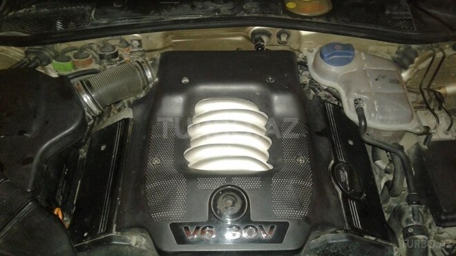 Volkswagen Passat 2001, 180,000 km - 2.8 l - Lənkəran