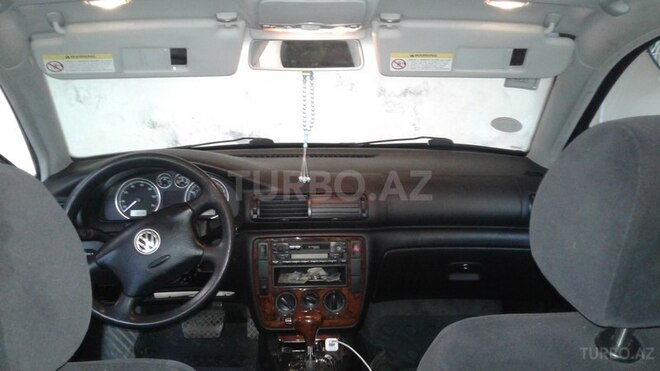 Volkswagen Passat 2001, 180,000 km - 2.8 l - Lənkəran