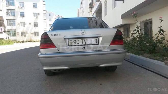 Mercedes C 200 2000, 300,000 km - 2.0 l - Bakı