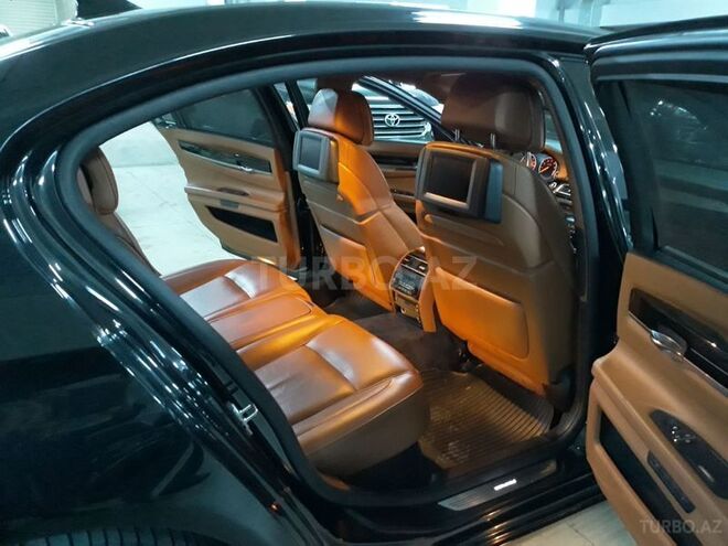 BMW 750 2010, 62,300 km - 4.4 л - Bakı