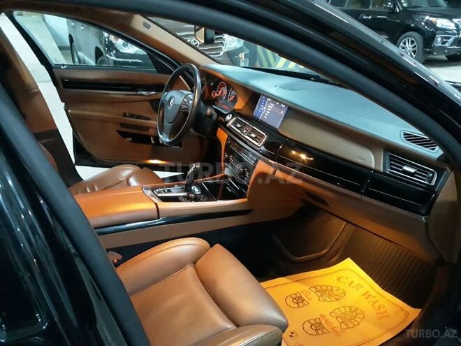 BMW 750 2010, 62,300 km - 4.4 л - Bakı