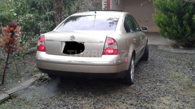 Volkswagen Passat 2001, 180,000 km - 2.8 l - Lənkəran