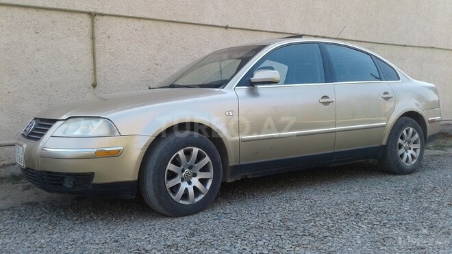 Volkswagen Passat 2001, 180,000 km - 2.8 l - Lənkəran