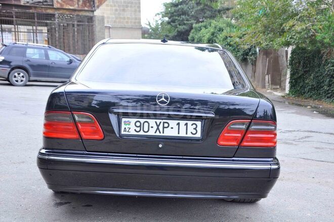 Mercedes E 240 1999, 267,880 km - 2.4 l - Bakı