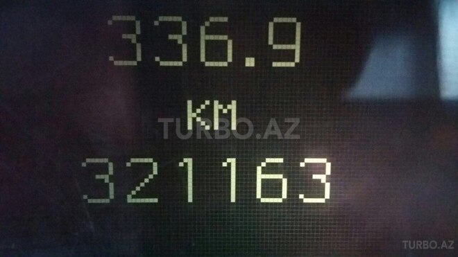 Mercedes E 270 2001, 321,000 km - 2.7 l - Bakı