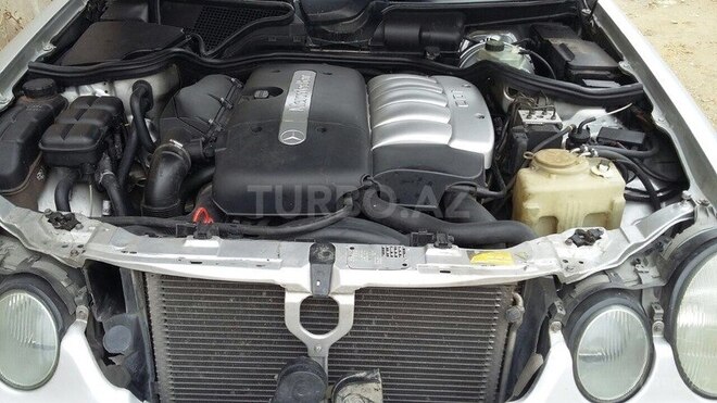 Mercedes E 270 2001, 321,000 km - 2.7 l - Bakı