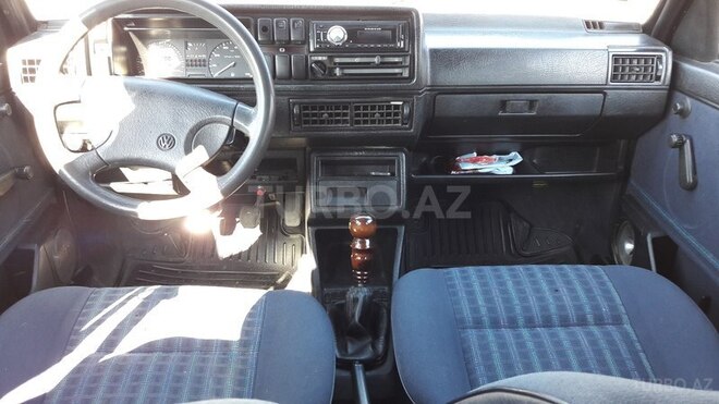 Volkswagen Golf 1990, 110,000 km - 1.6 l - Zaqatala